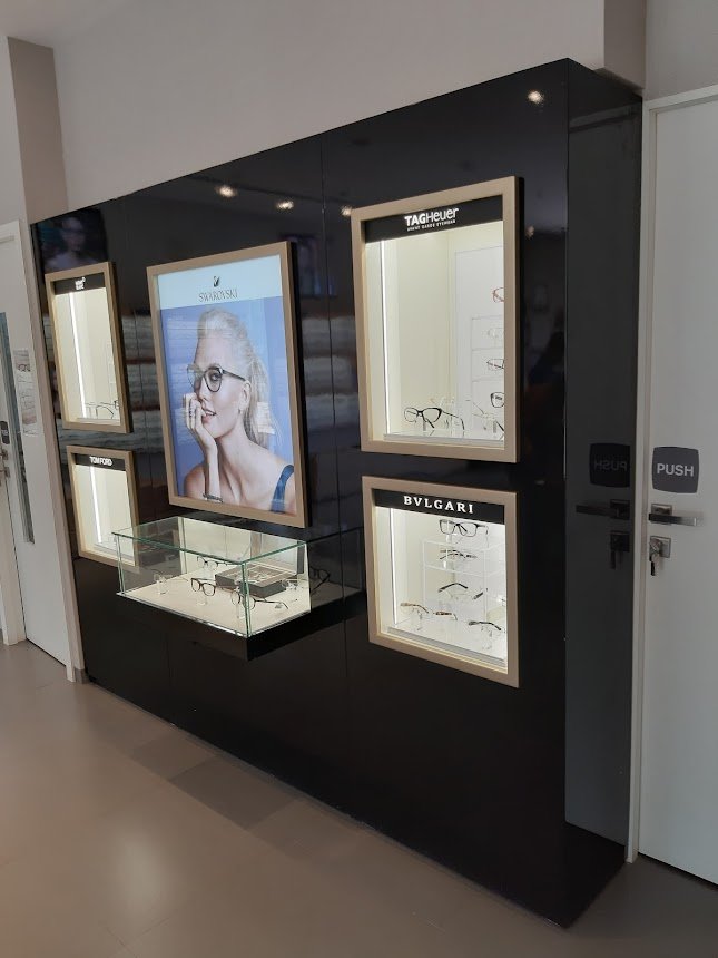 Retail showroom furniture
