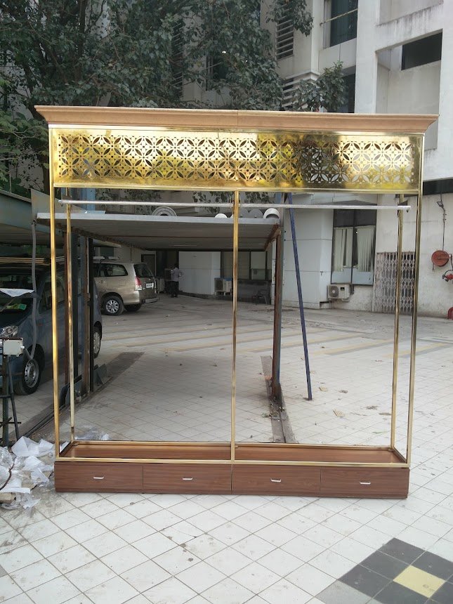 Retail showroom furniture
